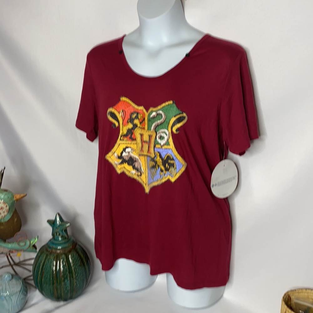 Plus size Harry Potter T-Shirt with removable Cape - Picture 8 of 9